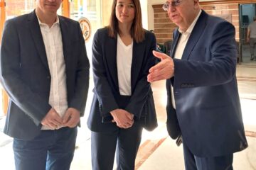 الدكتور غيوم ماريسكو، نائب رئيس إيركاد العالمية، في لبنان لوضع استراتيجية للتعليم الروبوتي  نائب رئيس IRCAD  العالمية د. غيوم ماريسكو في لبنان لوضع استراتيجية للتعليم الروبوتي    IrcadLiban الأكاديمية الأولى والوحيدة لتعليم جراحة الروبوت في لبنان والشرق الأوسط