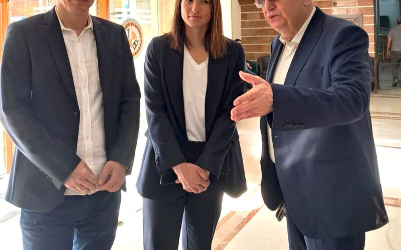 الدكتور غيوم ماريسكو، نائب رئيس إيركاد العالمية، في لبنان لوضع استراتيجية للتعليم الروبوتي  نائب رئيس IRCAD  العالمية د. غيوم ماريسكو في لبنان لوضع استراتيجية للتعليم الروبوتي    IrcadLiban الأكاديمية الأولى والوحيدة لتعليم جراحة الروبوت في لبنان والشرق الأوسط