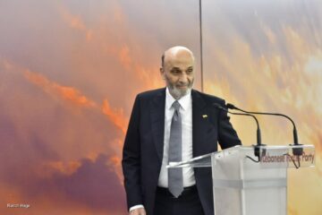 جعجع ما تكون حبّة ذرة… خليك قوّاتي!”!”