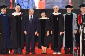في حفل تخرجها السادس والخمسين بعد المئة الجامعة الأميركية في بيروت تُطلق كوكبة من الرواد