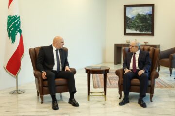 الرئيس عون تابع مع قائد الجيش الاعتداءات الإسرائيلية على النبطية وإقليم التفاح
