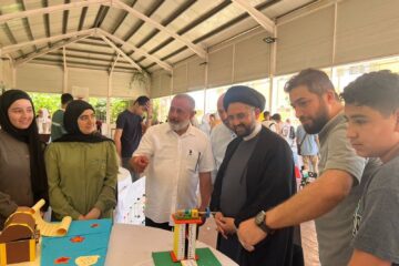 السيد جعفر فضل الله مفتتحا المعرض السنوي في ثانوية الصادق(ع) في جويا: ثقتنا كبيرة بهذا الجيل الذي سينهض بهذا الوطن على مختلف المستويات
