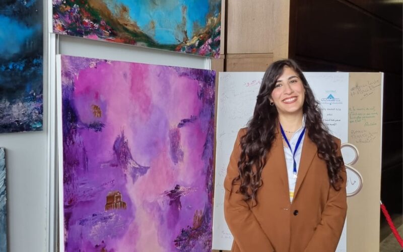 الفنانة أسماء رحو ريشة تنسج الحلم وتزرع الجمال في قلب اللوحة